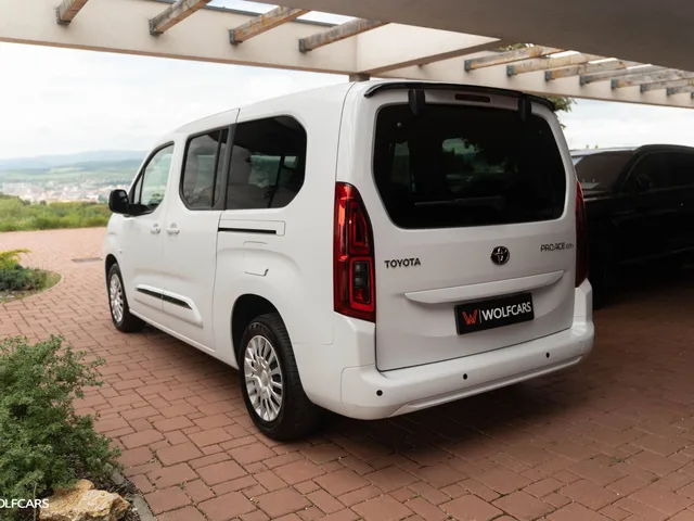 Toyota Proace City Verso Long 1.5D 100k Shuttle – fotografia 4 z 15