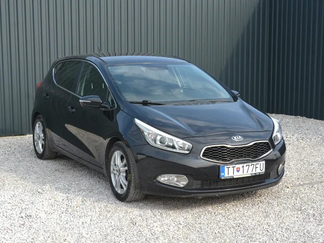 KIA Cee'd 1.6 CRDi – fotografia 4 z 15