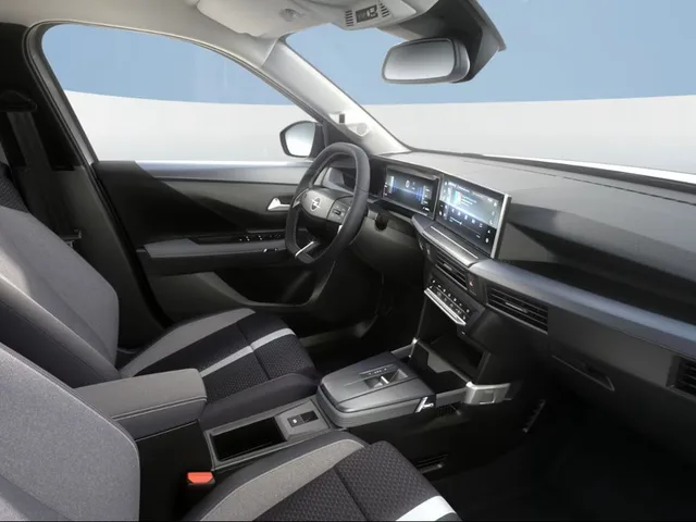 Opel Frontera Ultimate HYBRID 48V 145k e-DCT – fotografia 3 z 4