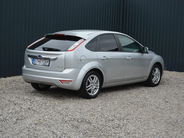 Ford Focus 1.8 – fotografia 6 z 15