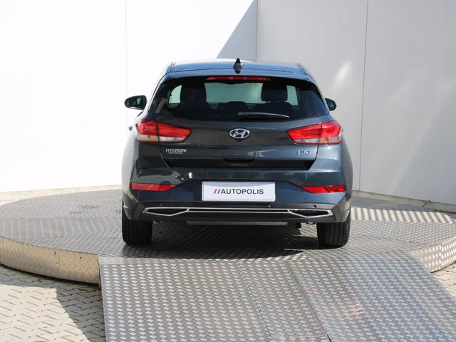 Hyundai i30 1.5 DPi Family – fotografia 4 z 15