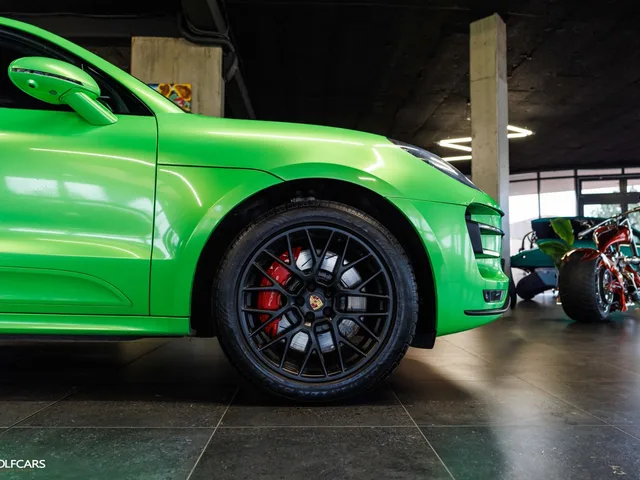 Porsche Macan Turbo Performance 1/75 – fotografia 4 z 15