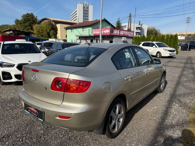 Mazda 3 1.6 MCD Comfort – fotografia 5 z 14