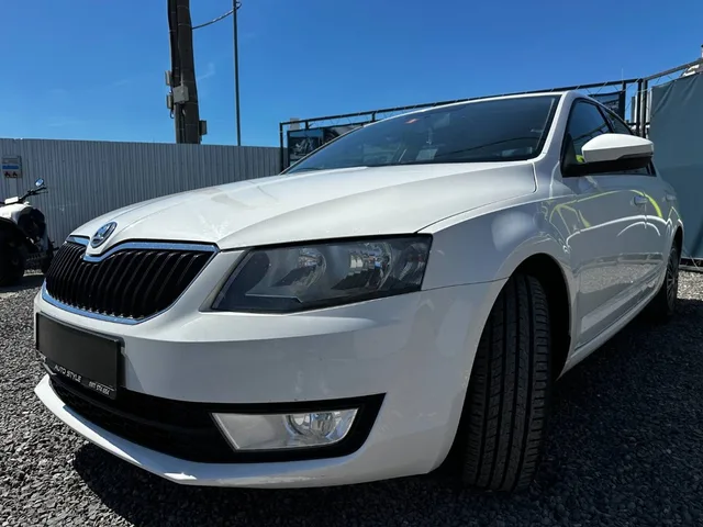 Škoda Octavia 1.6 TDI Active – fotografia 5 z 15