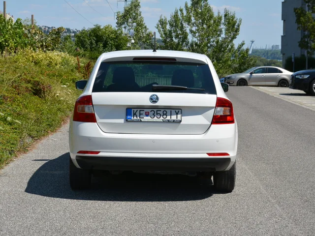 Škoda Rapid Spaceback 1.6 TDI DSG – fotografie 6 z 12