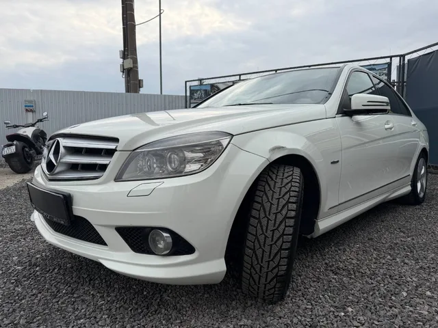 Mercedes-Benz C-Klasse C180 K BlueEFFICIENCY – fotografia 5 z 15