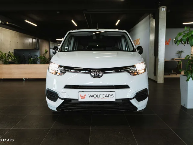 Toyota Proace City Verso Shuttle 1.5D 75kW – fotografia 2 z 15