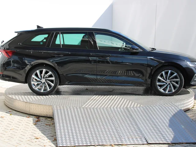 Škoda Octavia Combi 2.0 TDI 110 kW 4x4 A/T – fotografia 6 z 15
