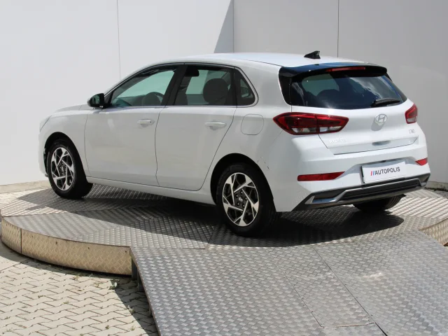 Hyundai i30 Family 1,5 DPi – fotografia 3 z 15