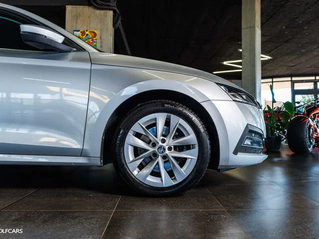 Škoda Octavia Combi Style 2.0 TDI DSG 110 kW – fotografia 4 z 15