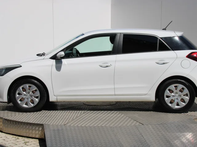 Hyundai i20 1.2 MPi Comfort – fotografia 2 z 15