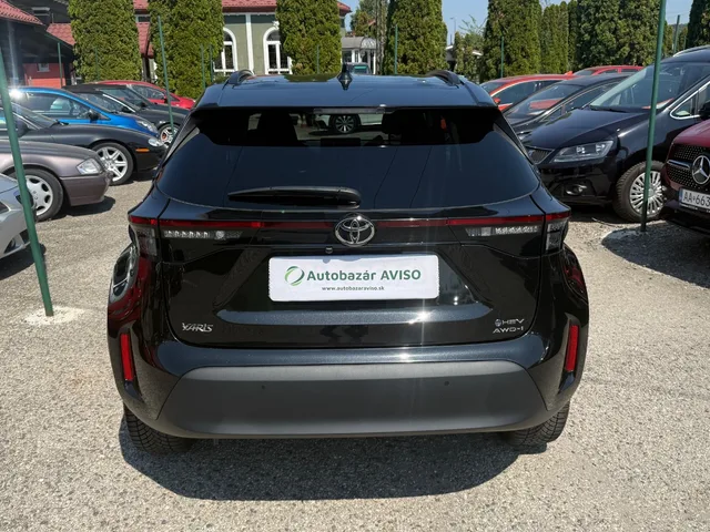 Toyota Yaris Cross 1.5 Hybrid 4x4 – fotografia 5 z 15