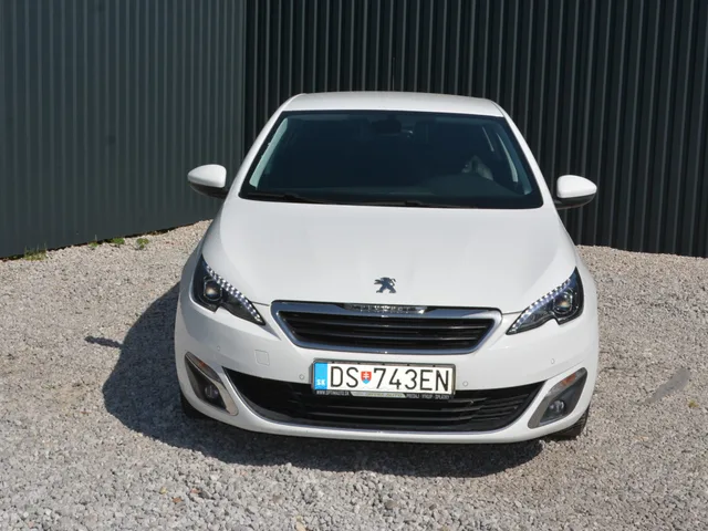 Peugeot 308 1.6 HDi – fotografia 3 z 15