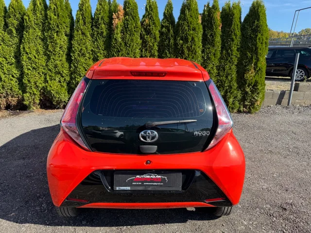 Toyota Aygo 1.0 VVT-i x – fotografia 6 z 15