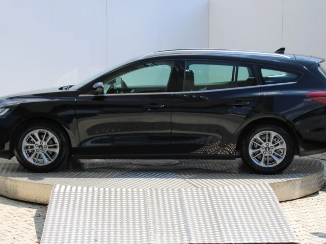 Ford Focus Combi 1.0 EcoBoost mHEV Titanium – fotografia 5 z 15