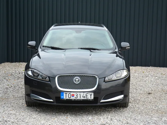 Jaguar XF 2.2 Sportbrake – fotografia 5 z 14