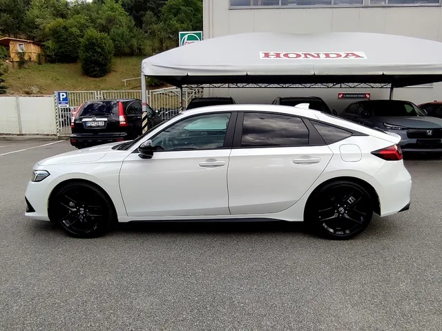 HONDA CIVIC 2.0 e:HEV Sport e-CVT – fotografia 5 z 15