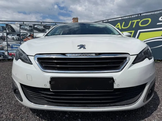 Peugeot 308 SW 2.0 BlueHDi Allure – fotografia 3 z 15