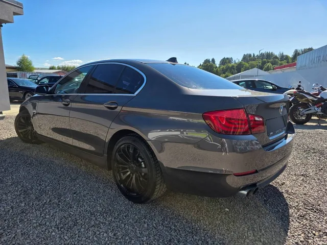 BMW 5er 520d – fotografia 6 z 15