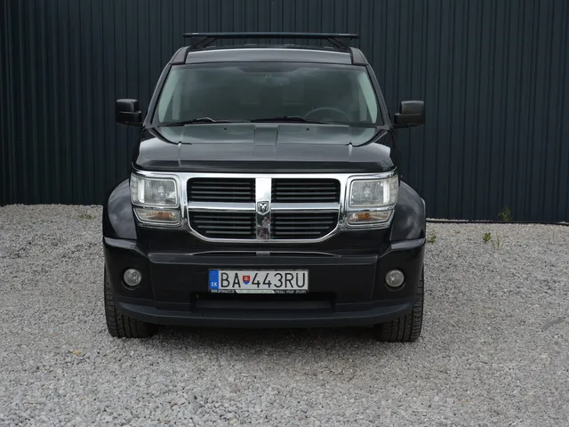 Dodge Nitro 2.8 CRD 4x4 – fotografia 5 z 13