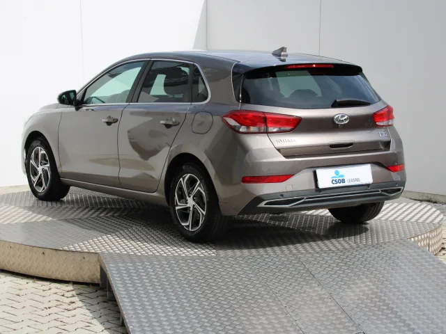 Hyundai i30 1.5 DPi Family 81 kW – fotografia 3 z 15