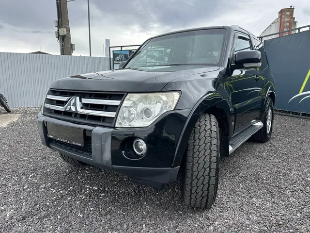 Mitsubishi Pajero 3.2 DI-D – fotografia 3 z 15
