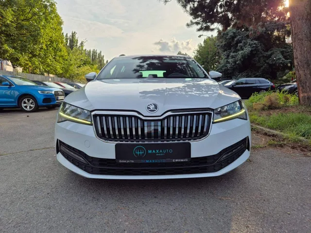 Škoda Superb Combi 2.0 TDI SCR Style DSG – fotografia 2 z 15