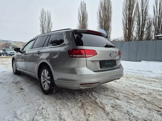 Volkswagen Passat Variant 2.0 TDI Highline DSG – fotografia 3 z 15