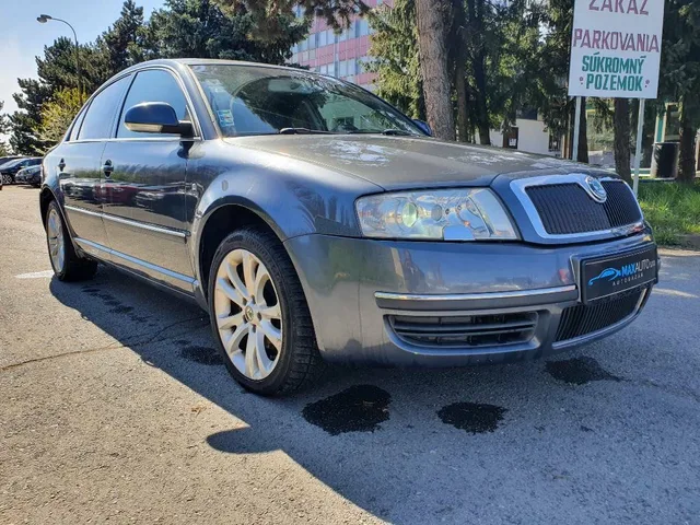 Škoda Superb 1.9 TDI Elegance – fotografia 3 z 15