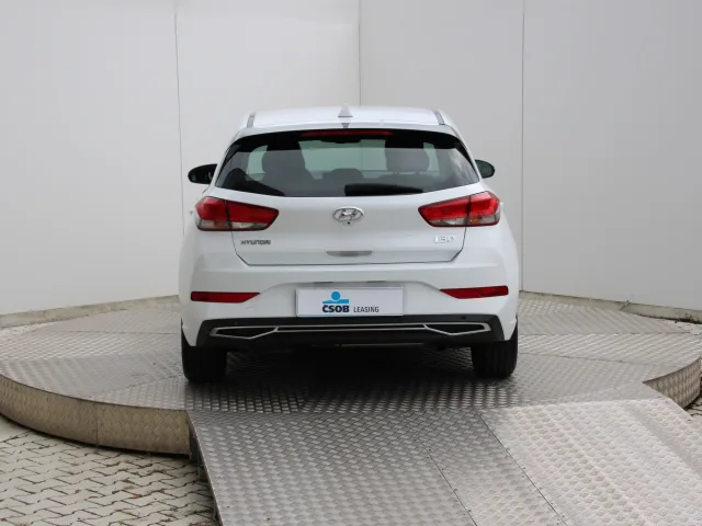 Hyundai i30 1.6 CRDi 85 kW – fotografia 4 z 15