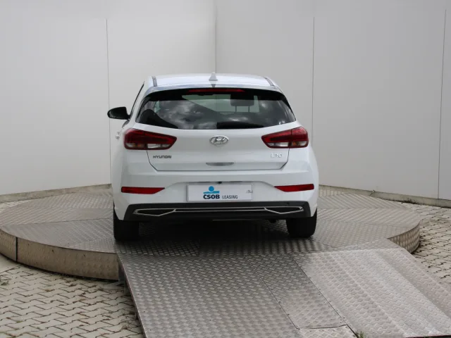 Hyundai i30 1.6 CRDi Style – fotografia 4 z 15