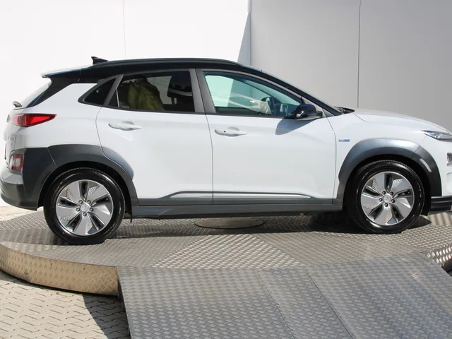 Hyundai Kona Electric 64 kWh 150 kW – fotografia 6 z 15