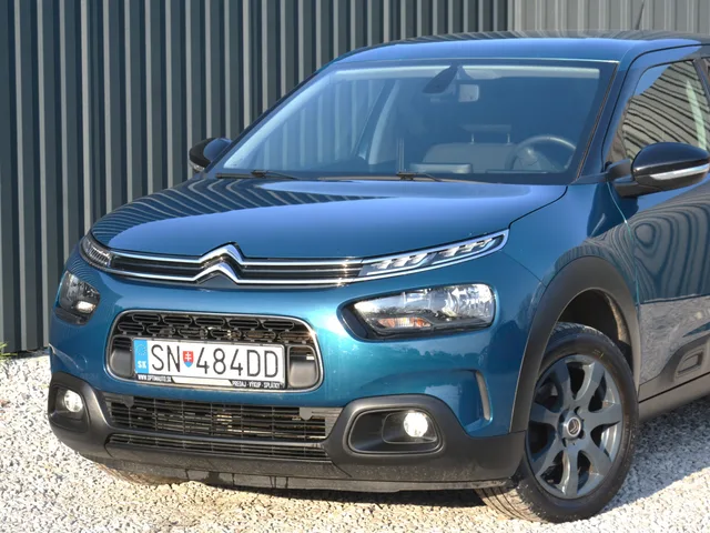 Citroën C4 Cactus 1.2 Benzín, Shine – fotografia 2 z 15