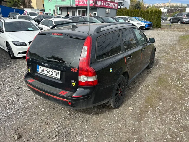 Volvo V50 1.6 D Momentum – fotografia 5 z 12