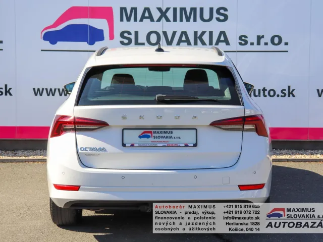 Škoda Octavia Combi 2.0 TDI Ambition DSG – fotografia 6 z 15