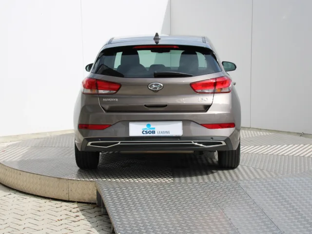 Hyundai i30 1.5 DPi Family 81 kW – fotografia 4 z 15