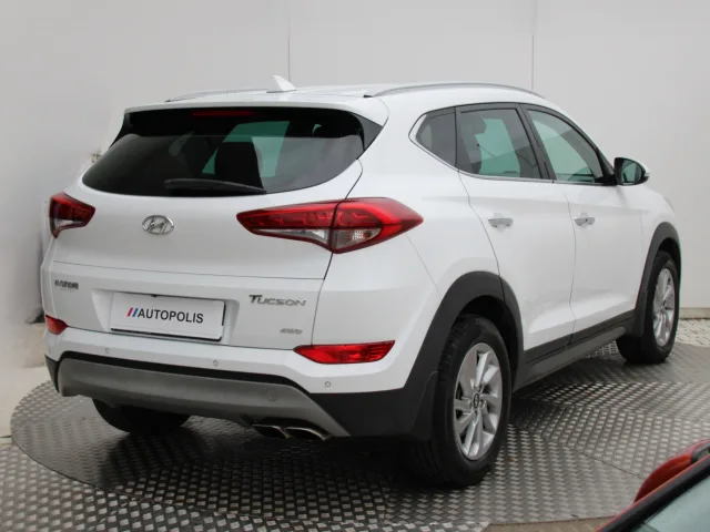 Hyundai Tucson 2.0 CRDi Style 4x4 A/T – fotografia 5 z 15