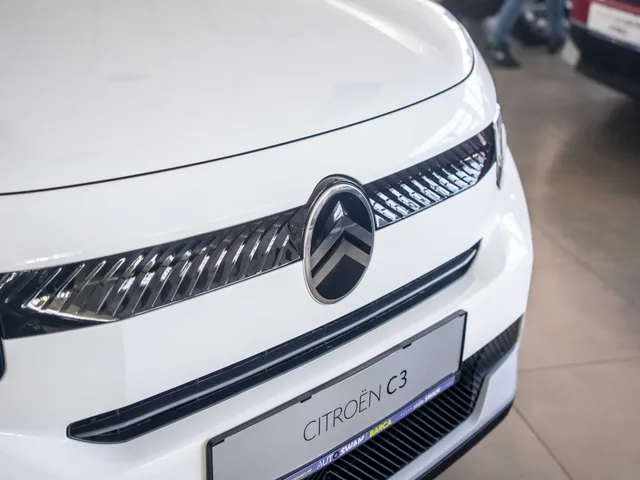 Citroën C3 PLUS Turbo 100 S&S – fotografia 3 z 14