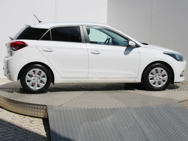 Hyundai i20 1.2 MPi Comfort – fotografia 6 z 15