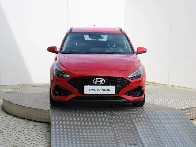 Hyundai i30 CW Family 1.5 T-GDi MHEV 103 kW A/T7 – fotografia 3 z 15