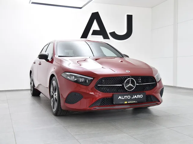 Mercedes-Benz Trieda A A200 mHEV AMG Luxury Line A/T – fotografia 3 z 15