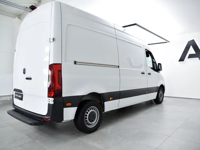 Mercedes-Benz Sprinter 215 CDI L2H2 FWD 9G-Tronic – fotografia 4 z 15