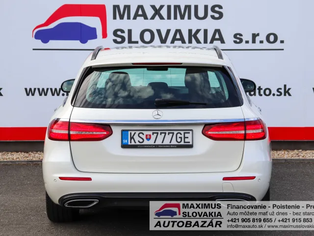 Mercedes-Benz E 220 d 4MATIC Kombi – fotografia 6 z 15