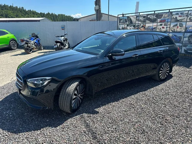 Mercedes-Benz E trieda Kombi 300 de 4MATIC – fotografia 5 z 15