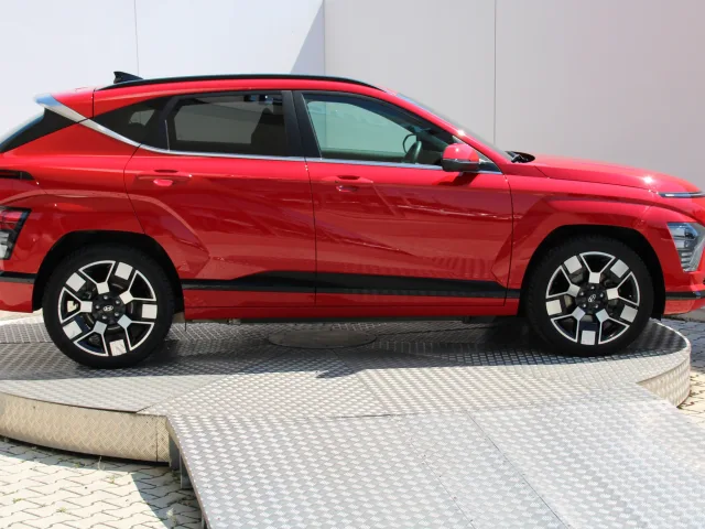 Hyundai Kona Electric Electric+ 65,4 kWh – fotografia 6 z 15