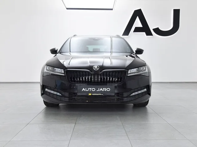 Škoda Superb Combi 2.0 TDI Sportline DSG – fotografia 3 z 15