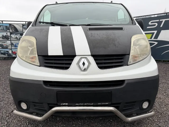 Renault Trafic 2.0 dCi 115 k L2P2 Passenger – fotografia 3 z 15