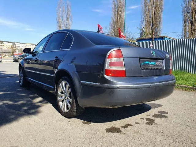 Škoda Superb 1.9 TDI Elegance – fotografia 5 z 15