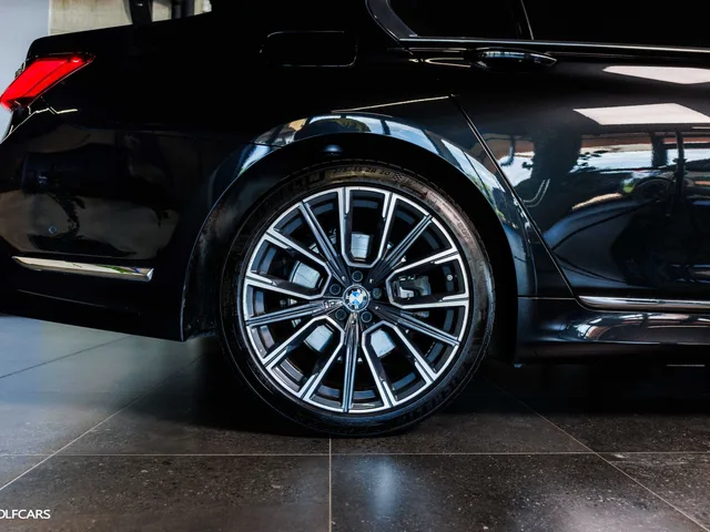 BMW 745Le xDrive M-Sport – fotografia 5 z 15
