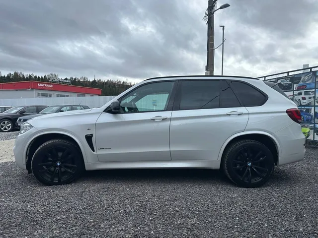 BMW X5 xDrive30d A/T – fotografia 5 z 15